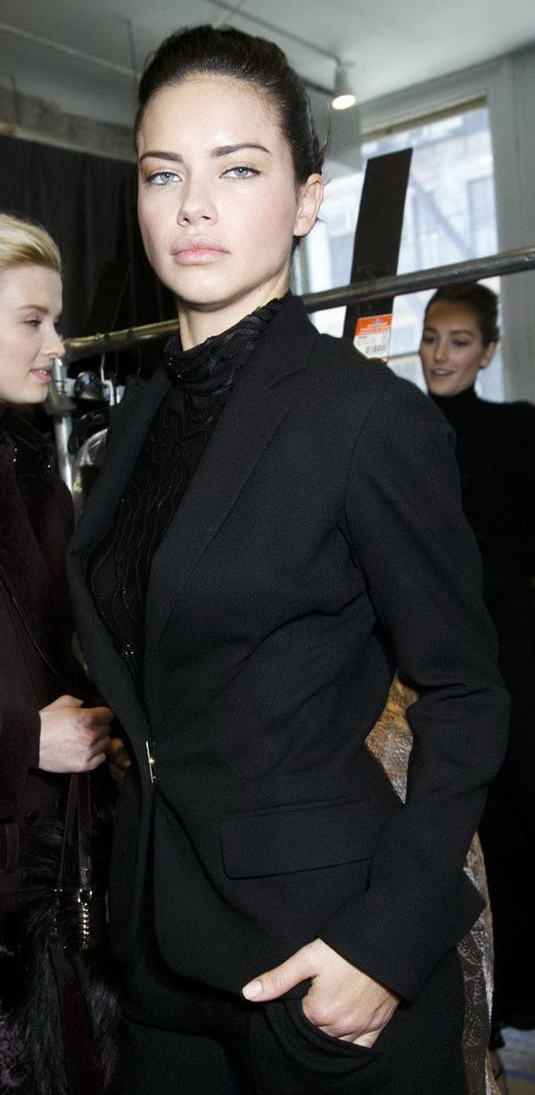 КАРА ДЕЛЕВИН В КАМПАНИЯТА „ШАНЕЛ”